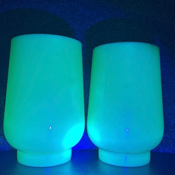 1930s Custard Uranium Glass Replacement Chandelier Chimney Shade 5 Inch - Picture 3 of 13